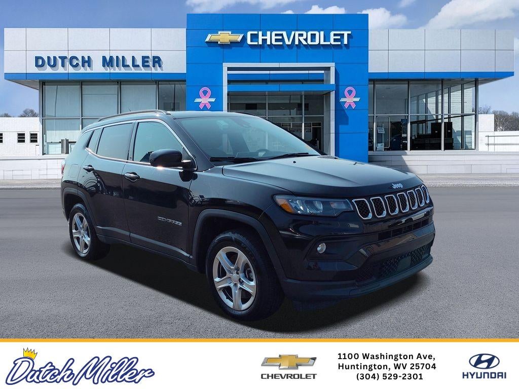 2024 Jeep Compass Latitude in Diamond Black Crystal Pearlcoat — front three-quarter view