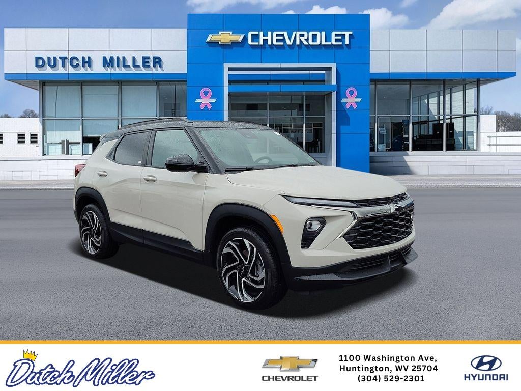 2026 Chevrolet Trailblazer RS in White Sands — front three-quarter view